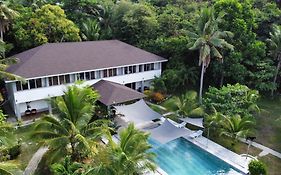 Sunset Cove Beach & Dive Resort